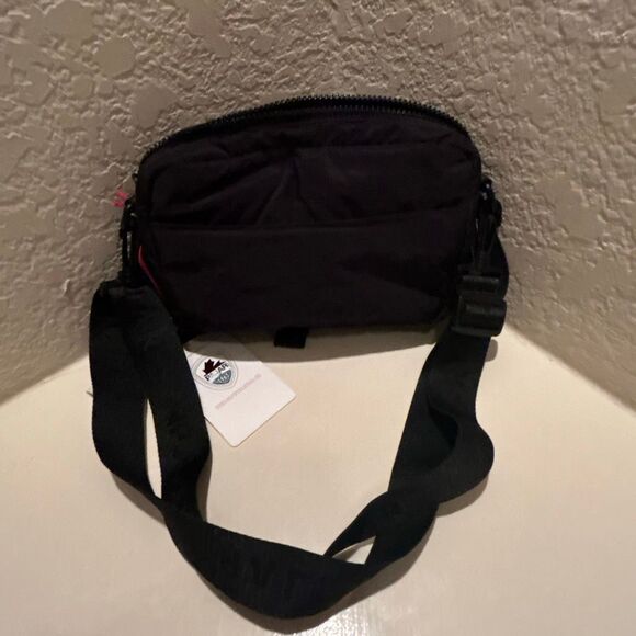 Pajar Canada Nylon Bag Black Adjustable Strap Winter Travel Gorpcore Sporty NWT - Picture 3 of 14